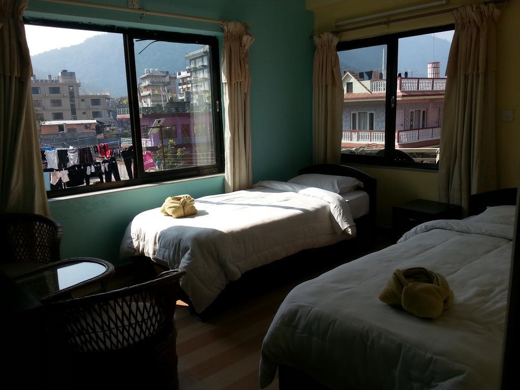 Hotel Fewa Holiday Inn Pokhara Exterior foto